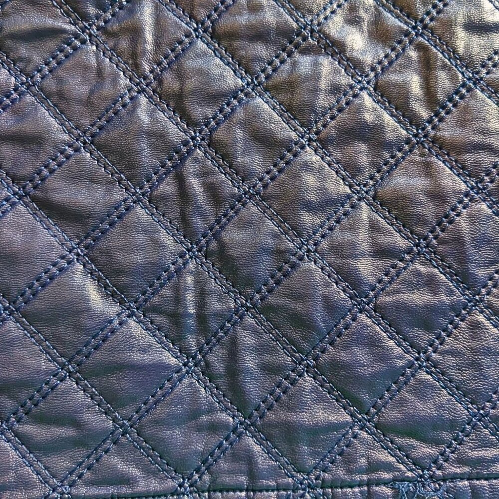 Vtg Y2K 2008 ABERCROMBIE & FITCH Navy Blue Quilted Pleather Mini Skirt Sz 2 W26 - Picture 3 of 9